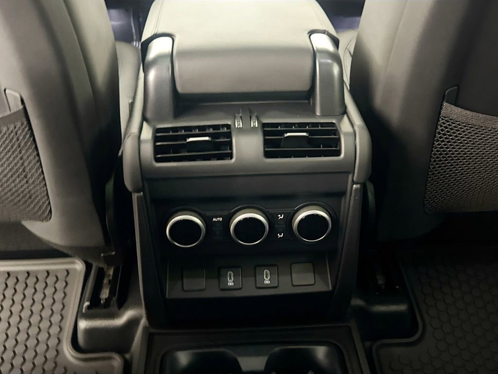 New 2026 Land Rover Defender 130 X-Dynamic SE AWD/4WD image 25