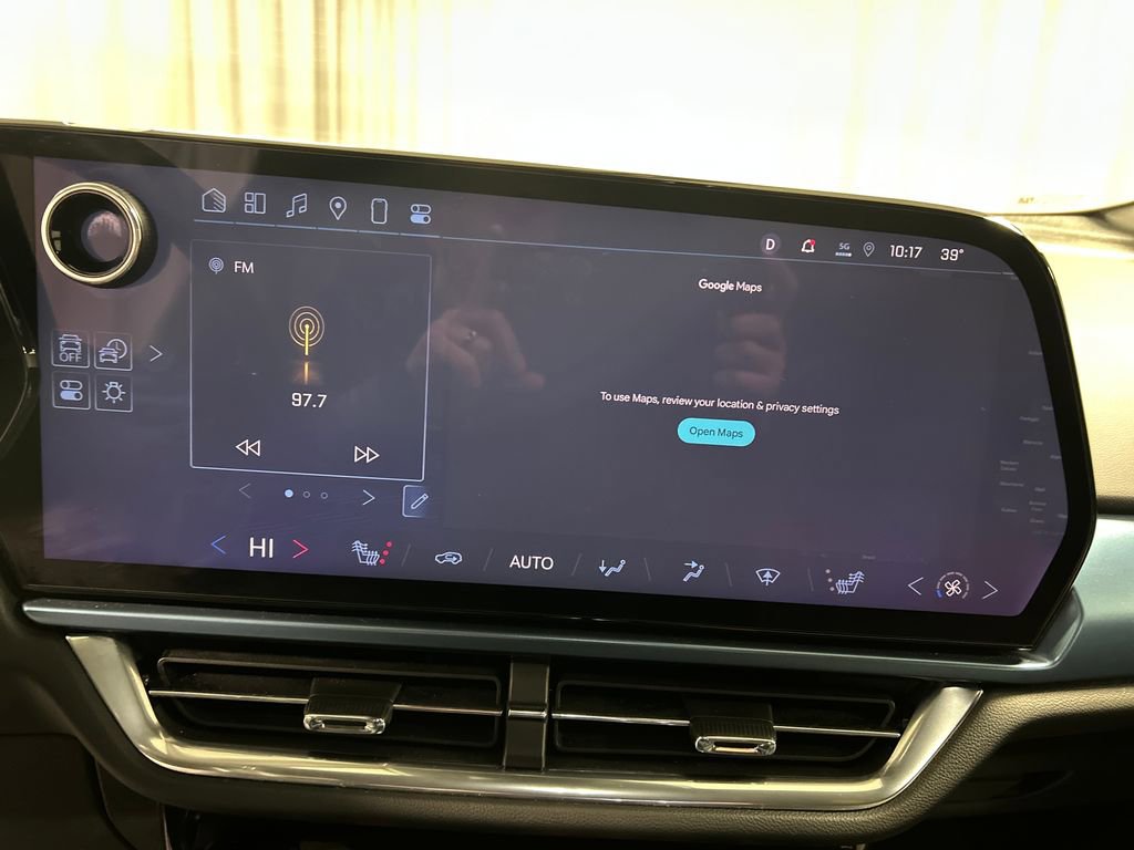 Used 2024 Chevrolet Equinox EV LT image 17