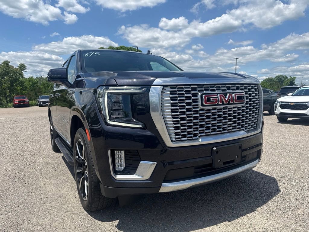 Used 2023 GMC Yukon Denali AWD/4WD image 2