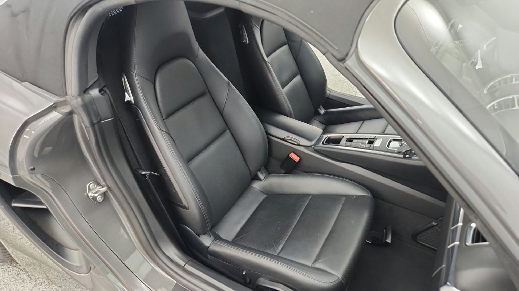 Used 2014 Porsche Boxster S RWD image 24