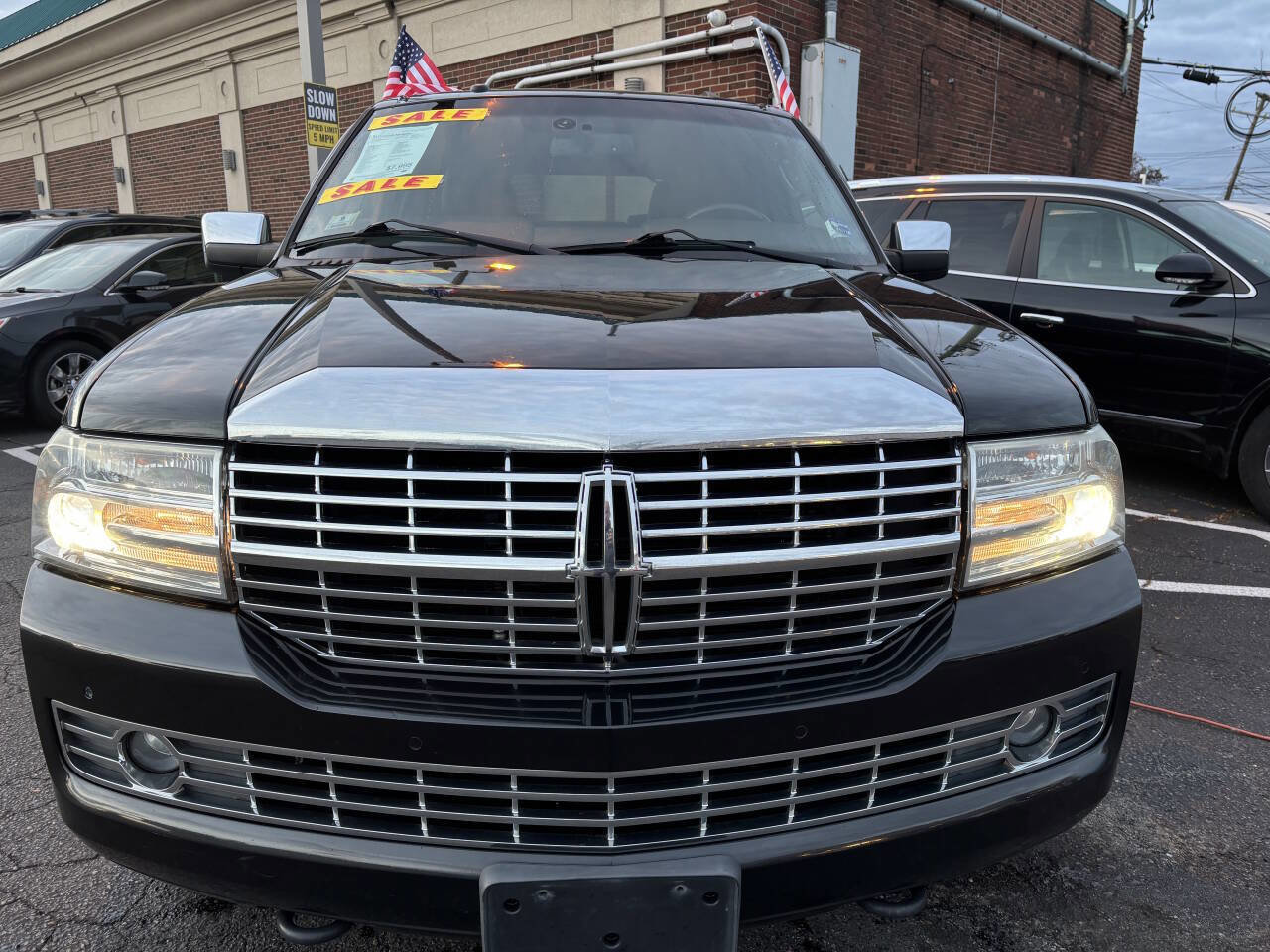 Used 2013 Lincoln Navigator 4WD w/ HD Trailer Tow Pkg image 2