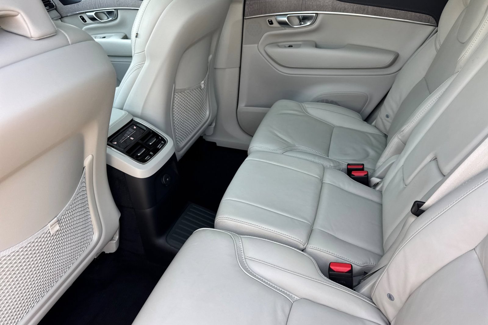 Used 2023 Volvo XC90 T8 Ultimate w/ Protection Package Premier AWD/4WD image 12