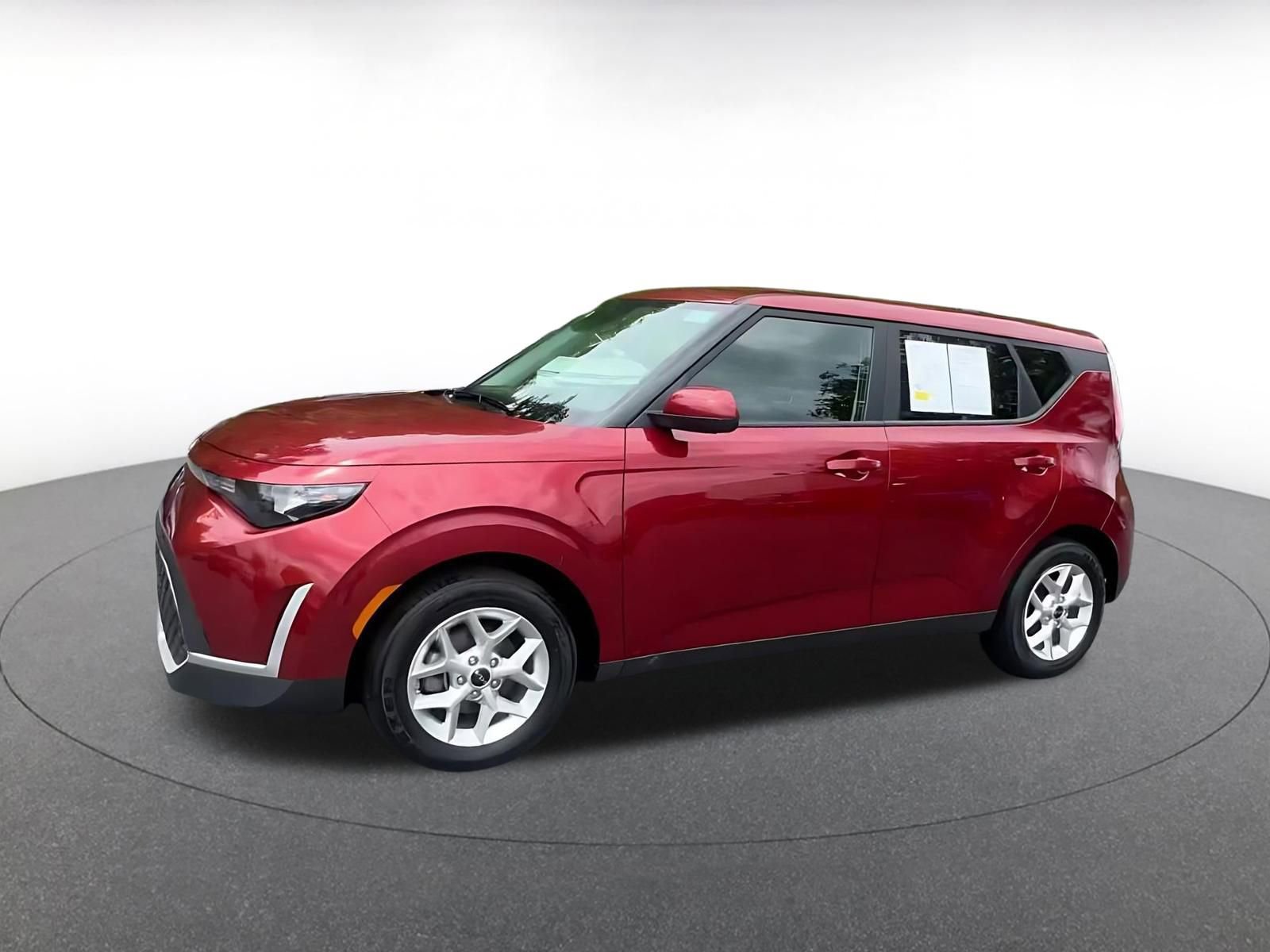 Used 2025 Kia Soul LX w/ LX Technology Package FWD image 8