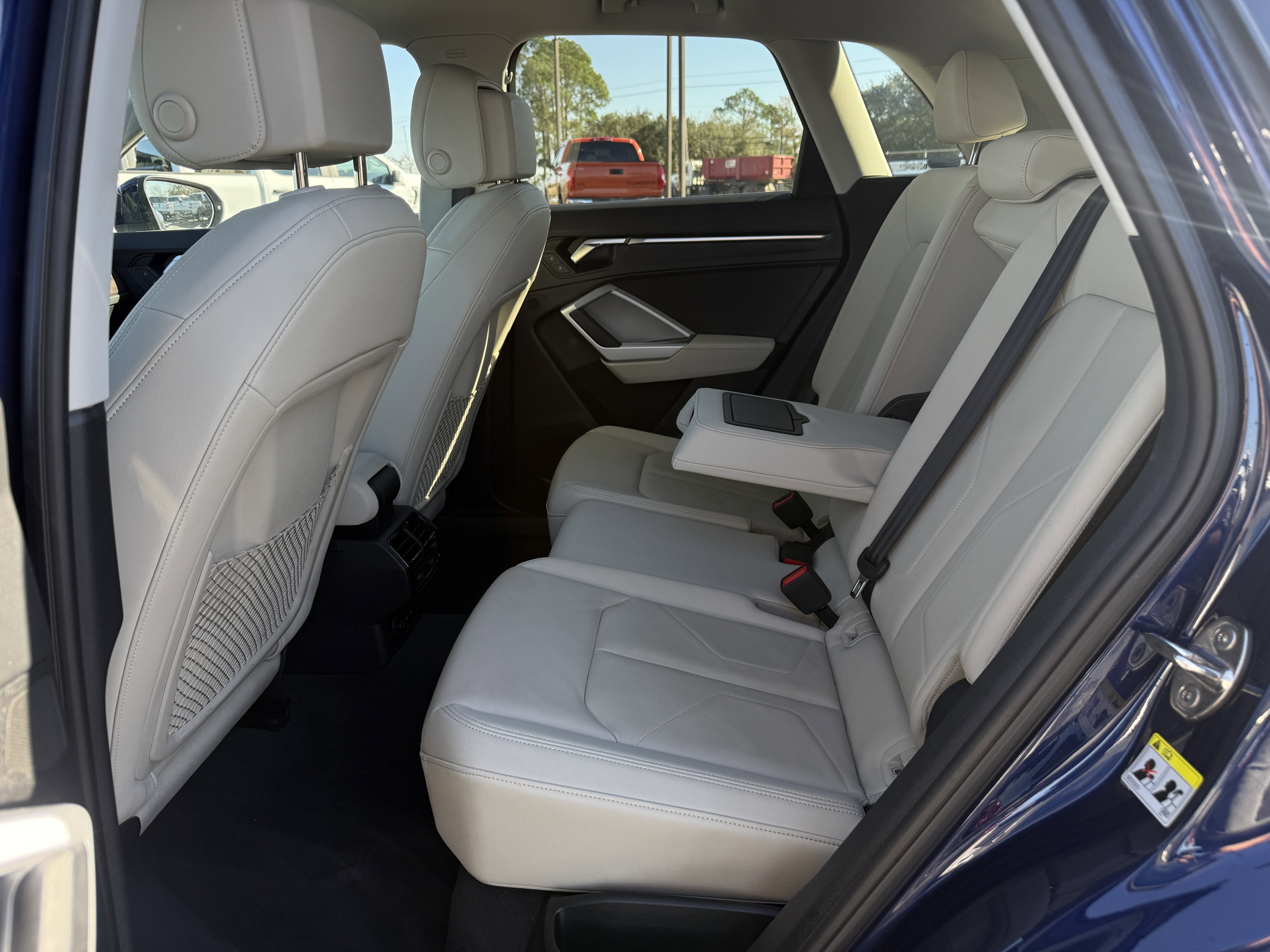 Used 2024 Audi Q3 2.0T Premium w/ Convenience Package image 32