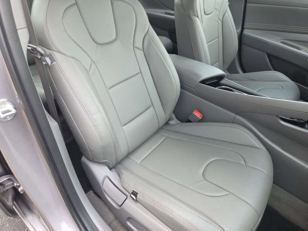 Used 2023 Hyundai Elantra SEL w/ Convenience Package image 23
