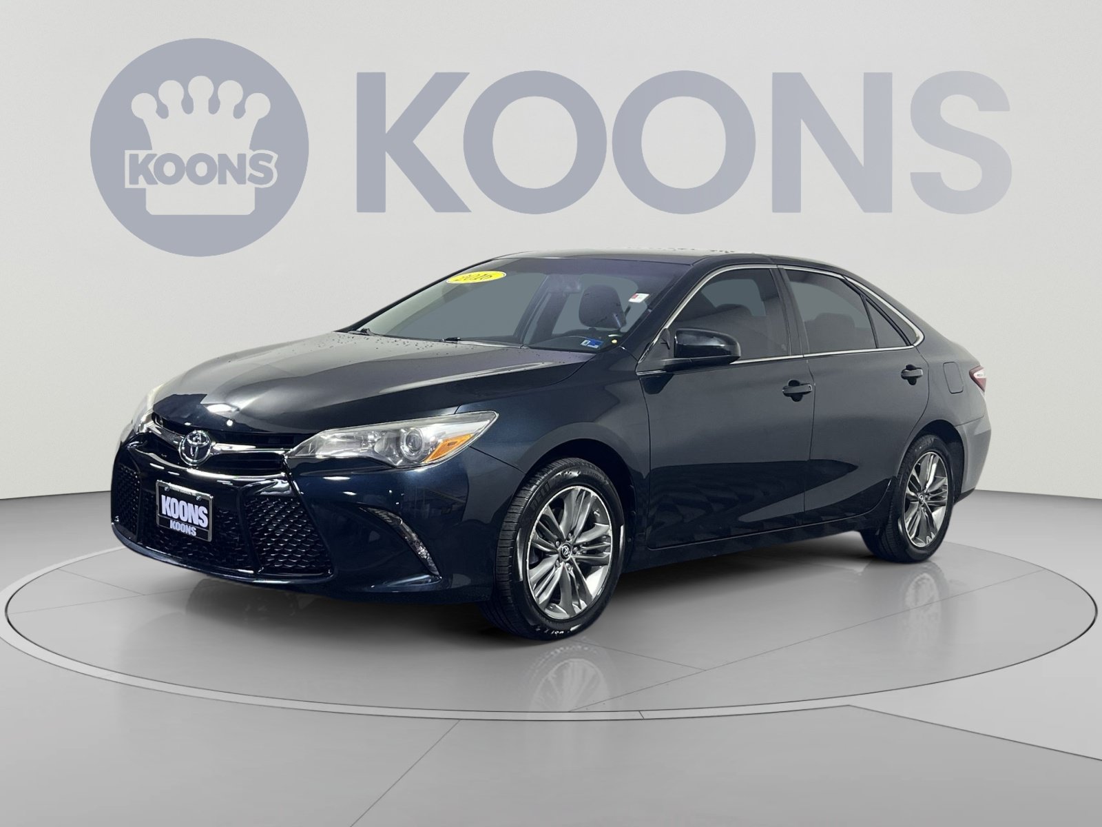 Used 2016 Toyota Camry SE FWD image 1