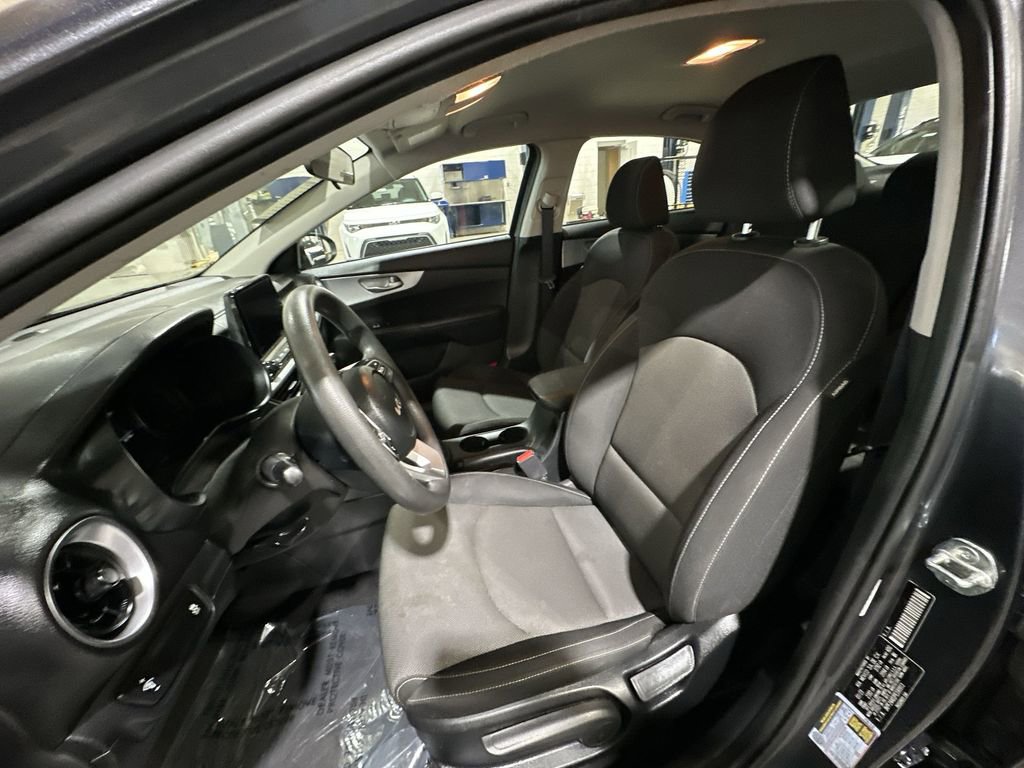 Used 2023 Kia Forte LXS image 13