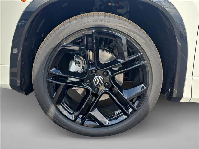 New 2026 Volkswagen Tiguan SE R-Line image 10