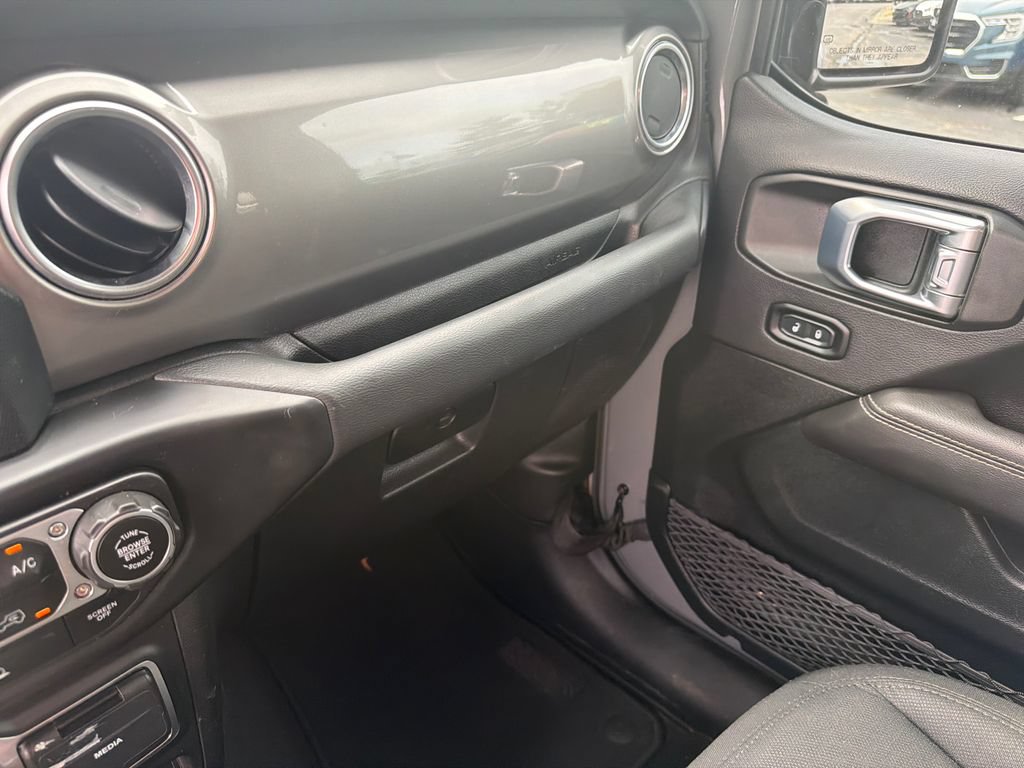 Used 2021 Jeep Gladiator Overland AWD/4WD image 34