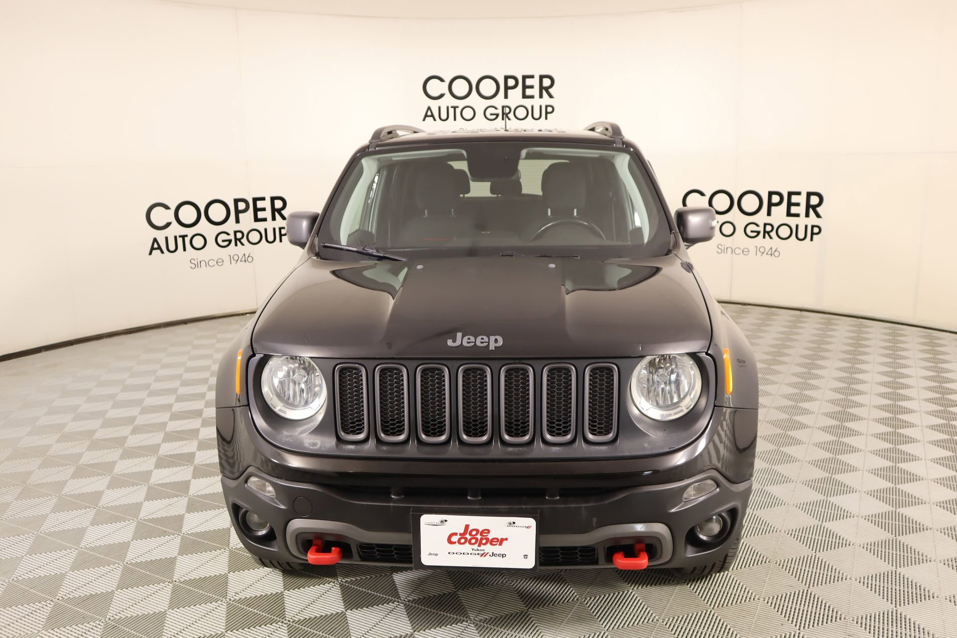 Used 2018 Jeep Renegade Trailhawk w/ UConnect 8.4 Nav Group image 9