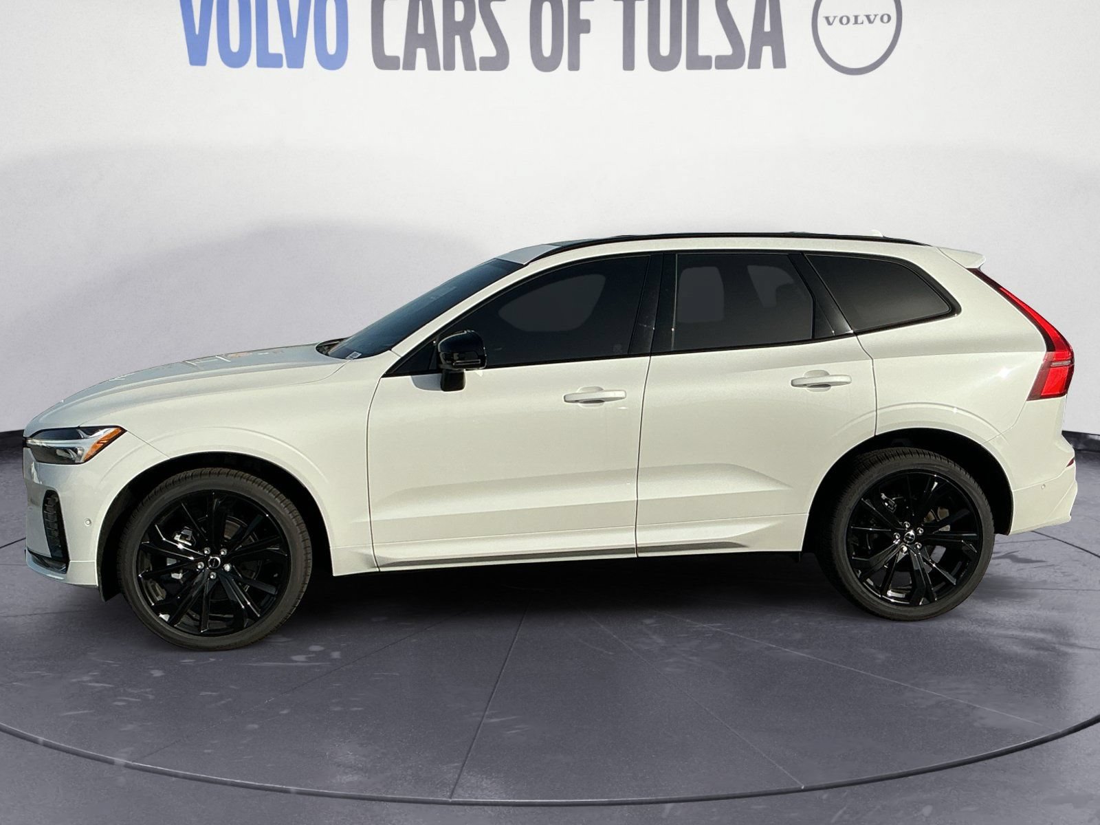 New 2026 Volvo XC60 B5 Ultra w/ Protection Package Premier AWD/4WD image 2