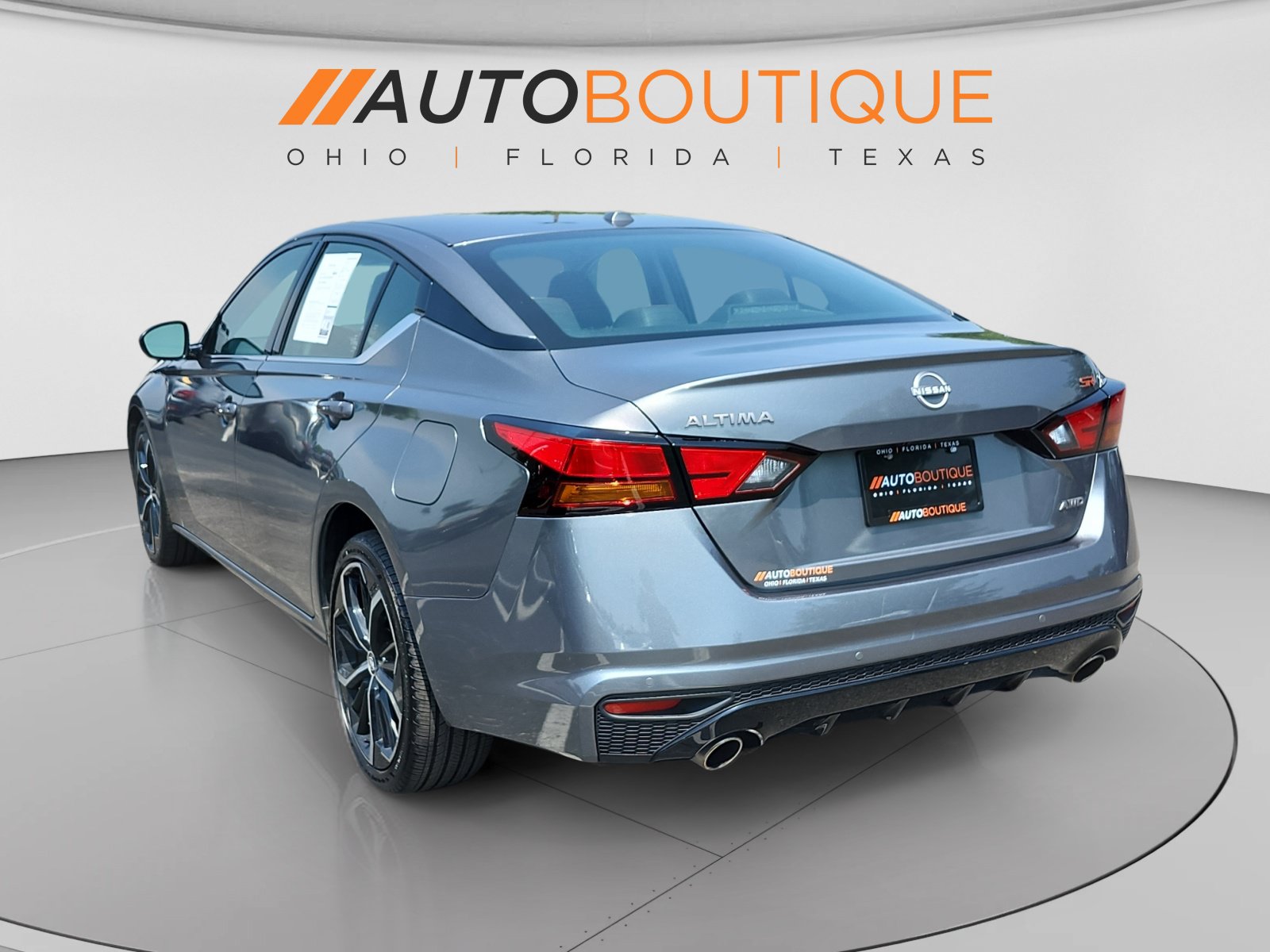 Used 2023 Nissan Altima 2.5 SR AWD/4WD image 3
