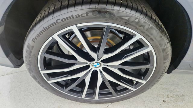 Used 2022 BMW X6 xDrive40i w/ Executive Package image 60