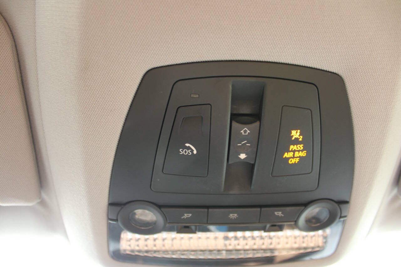 Used 2011 BMW 750Li xDrive AWD/4WD image 27