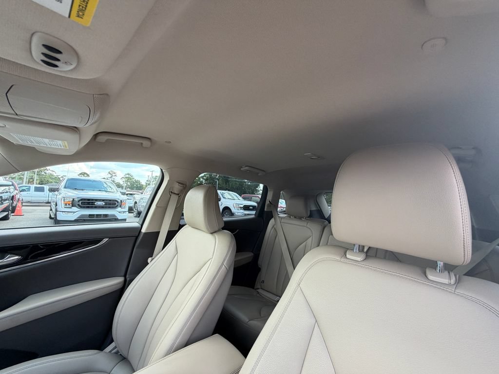 Used 2023 Lincoln Nautilus FWD w/ Premium Package image 31