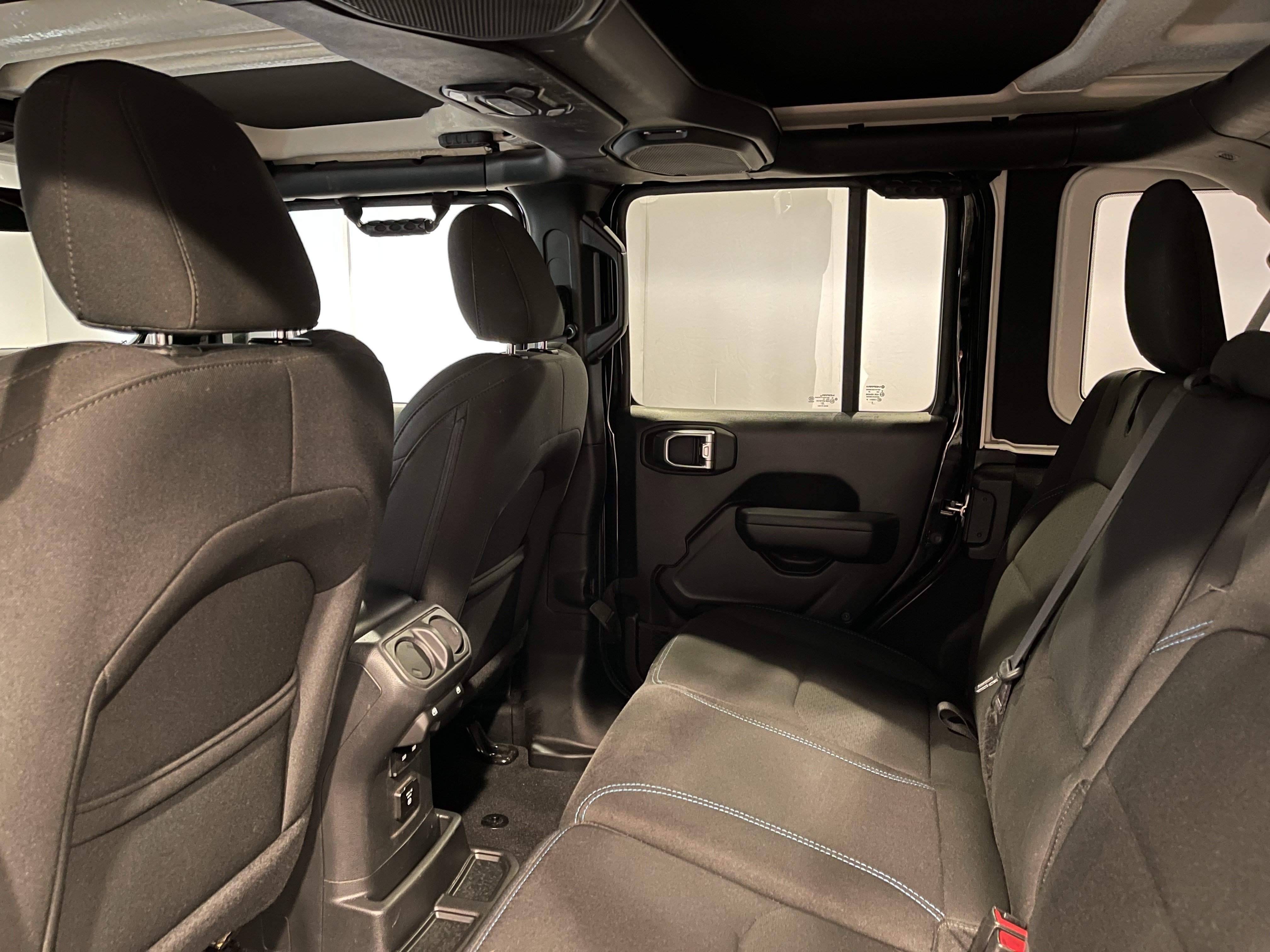 Used 2023 Jeep Wrangler Unlimited Rubicon 4xe w/ Cold Weather Group AWD/4WD image 23
