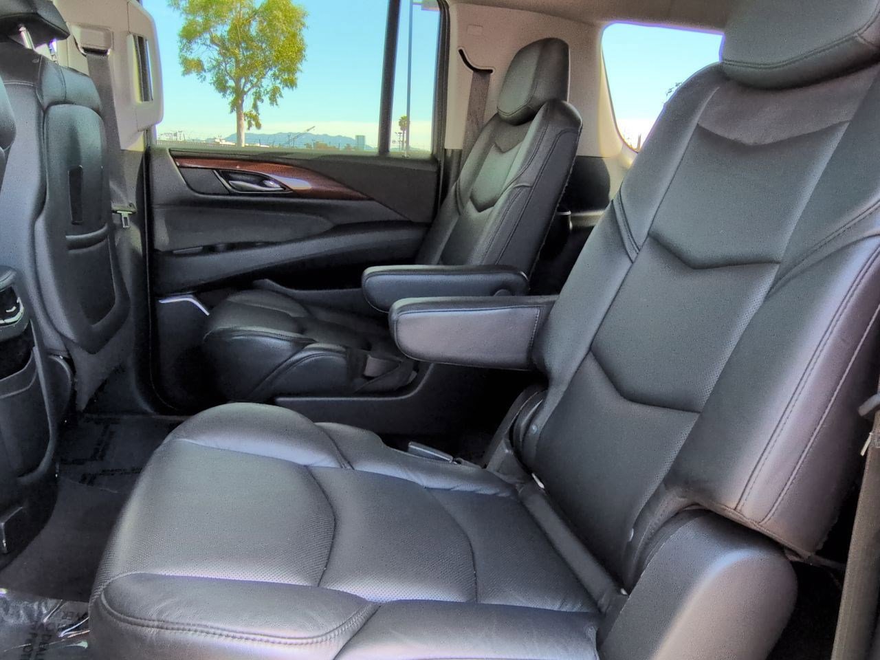 Used 2020 Cadillac Escalade ESV 2WD image 22