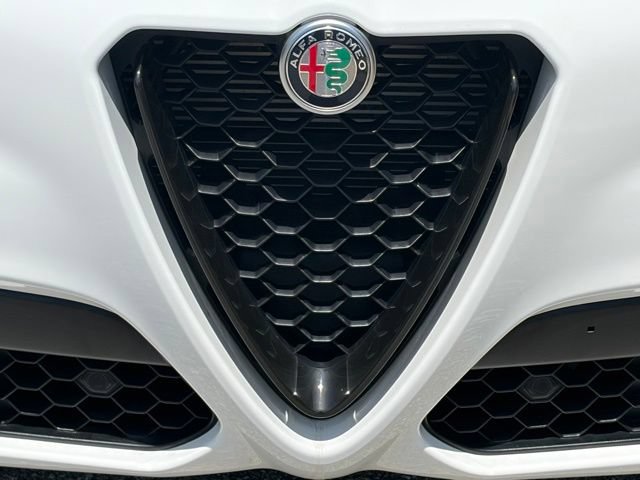 Used 2023 Alfa Romeo Stelvio Veloce AWD/4WD image 11