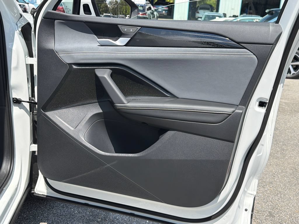 New 2026 Volkswagen Tiguan SE AWD/4WD image 8
