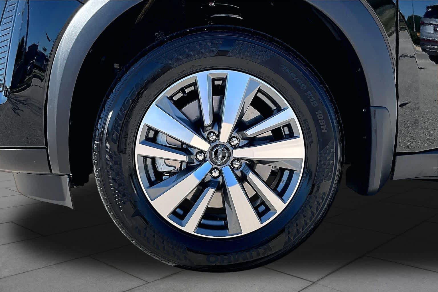 New 2026 Nissan Pathfinder SL FWD image 11