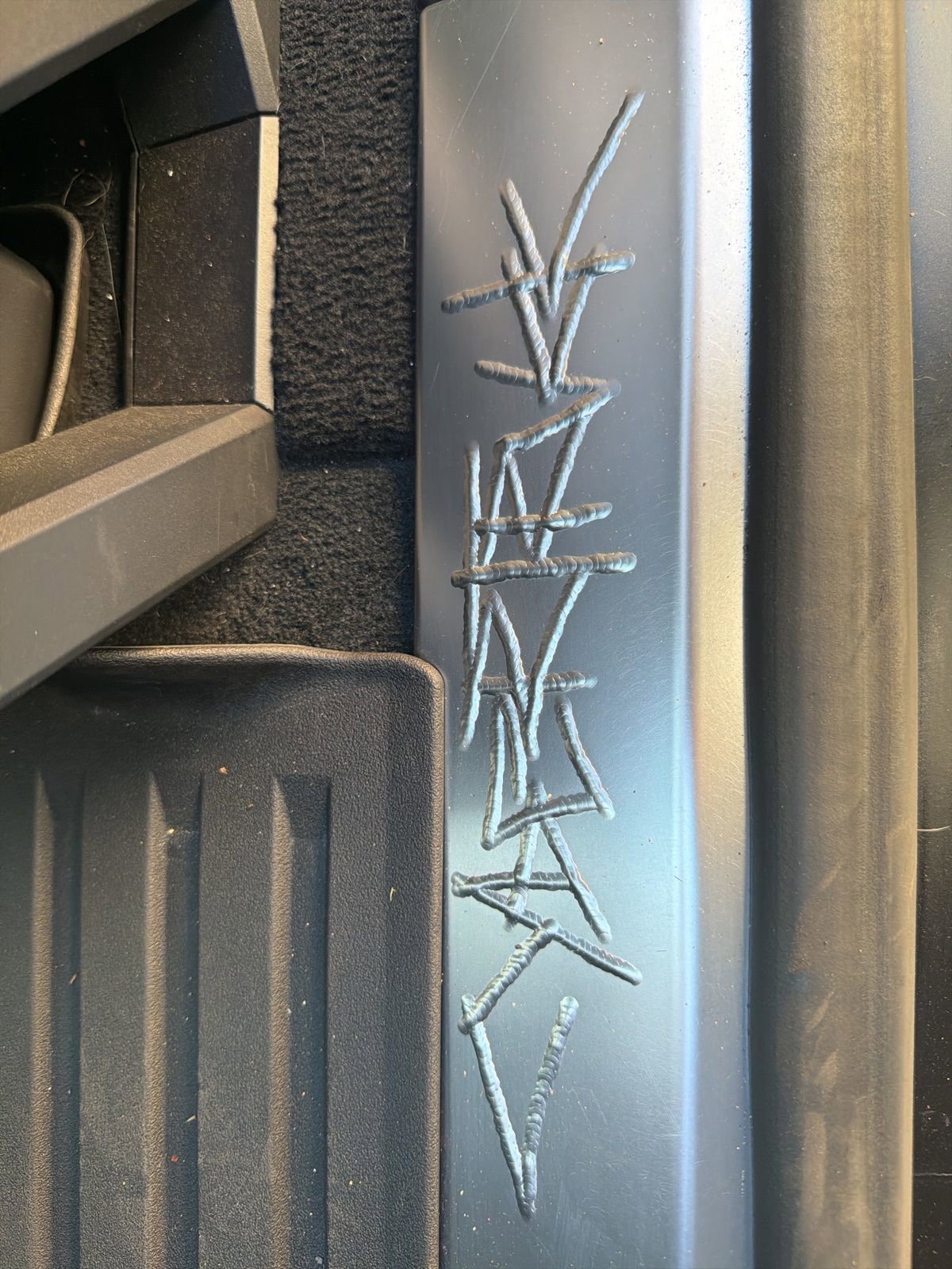 Used 2024 Tesla Cybertruck AWD Crew Cab image 17