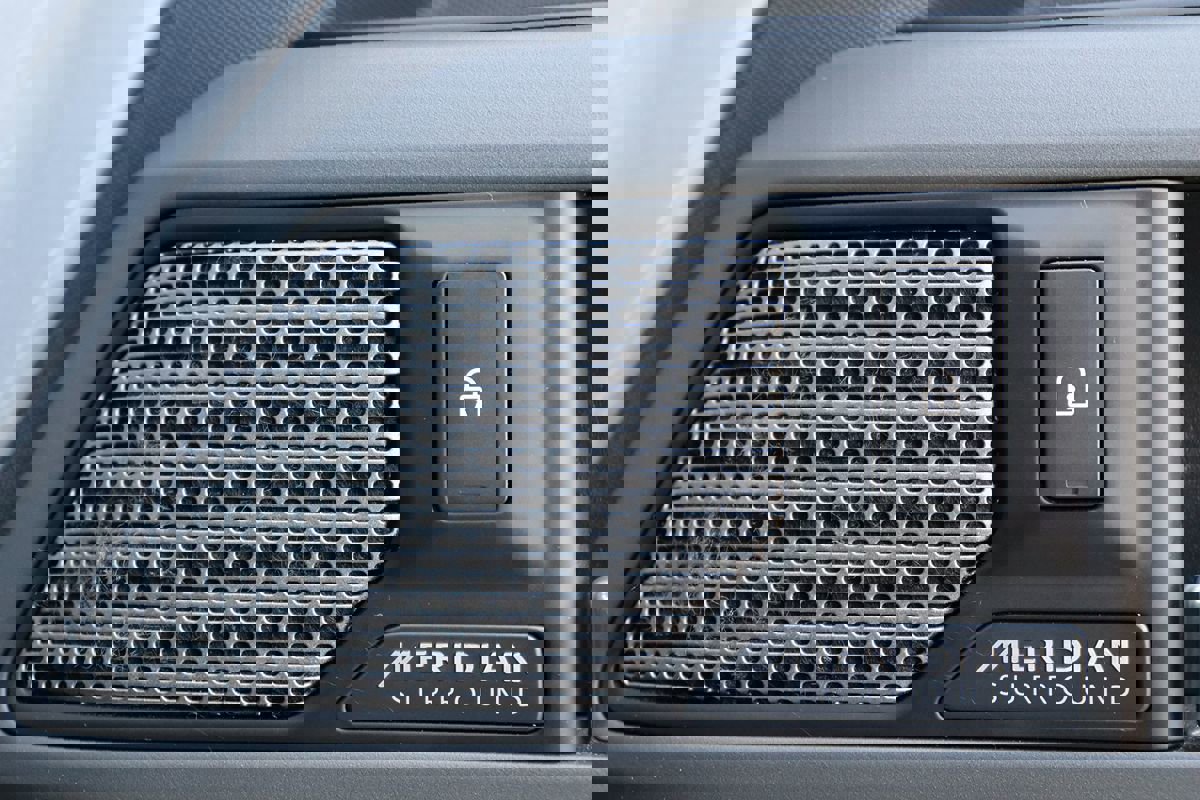 Used 2020 Land Rover Defender 110 X image 43