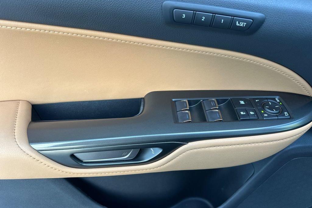 Certified 2024 Lexus NX 350h AWD image 11