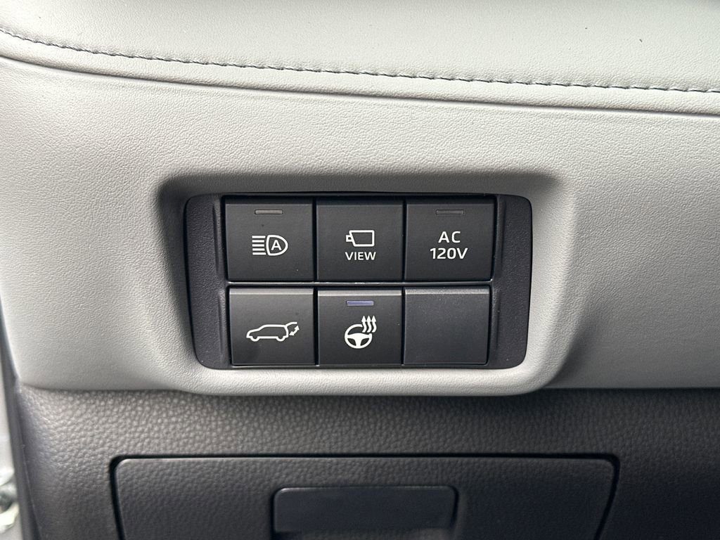 New 2026 Toyota Highlander Platinum image 24