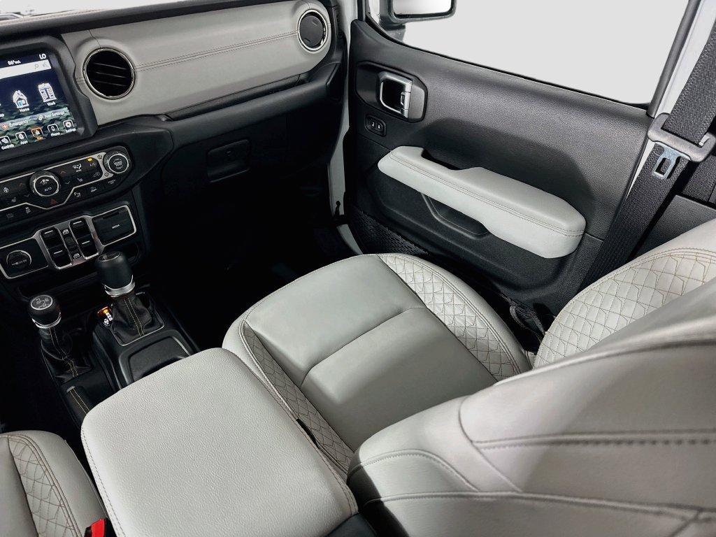 Used 2023 Jeep Wrangler Unlimited Sahara AWD/4WD image 25