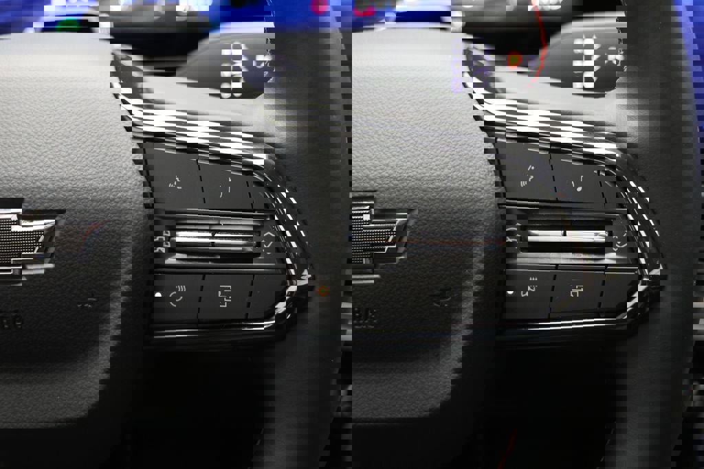 Used 2025 Chevrolet Equinox EV RS image 22