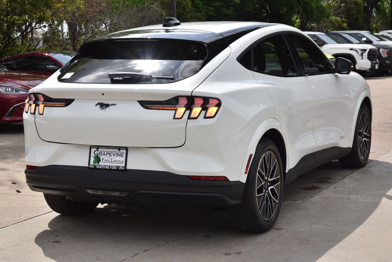 Certified 2025 Ford Mustang Mach-E Premium image 8