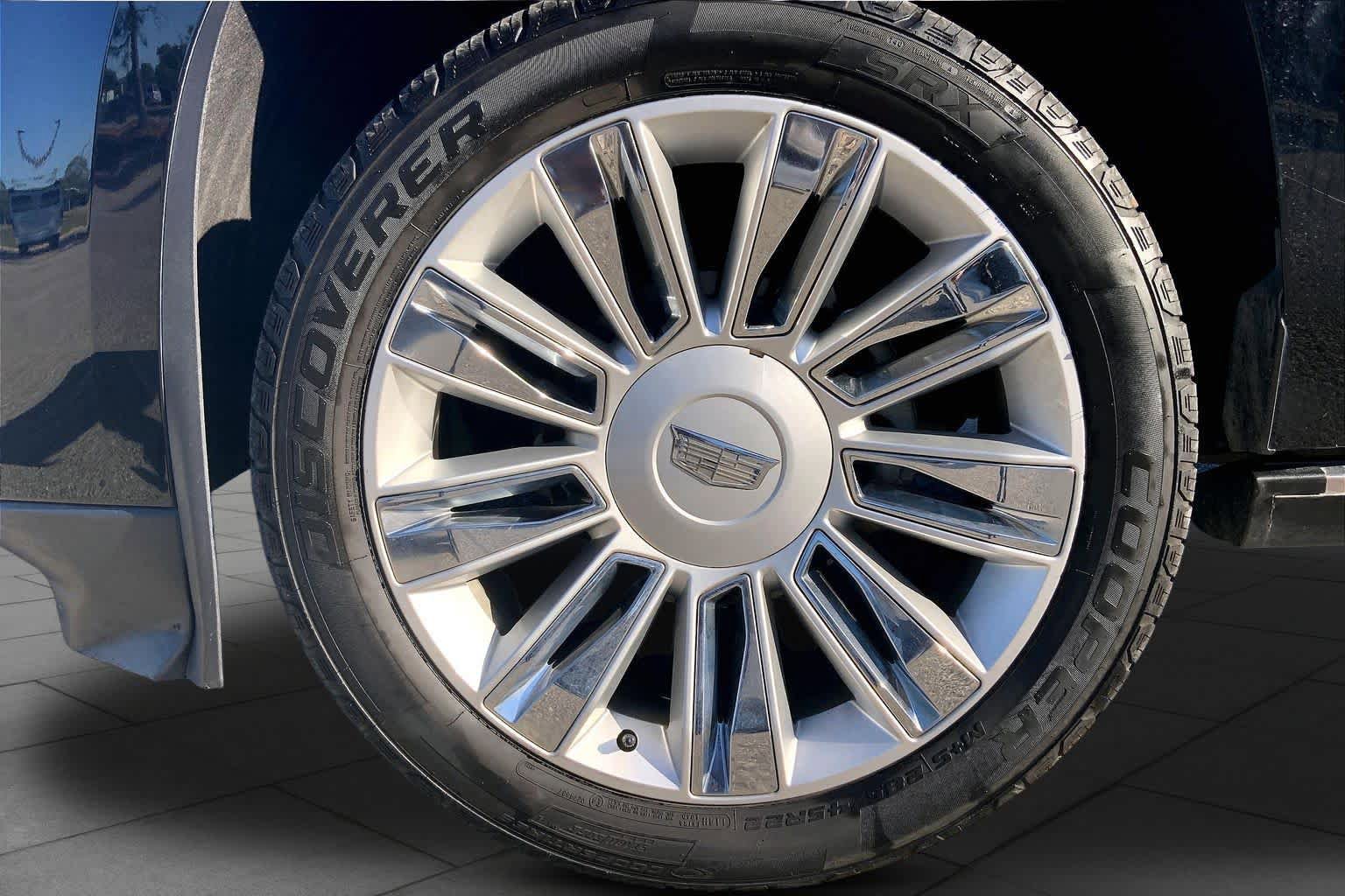 Used 2016 Cadillac Escalade Platinum AWD/4WD image 11