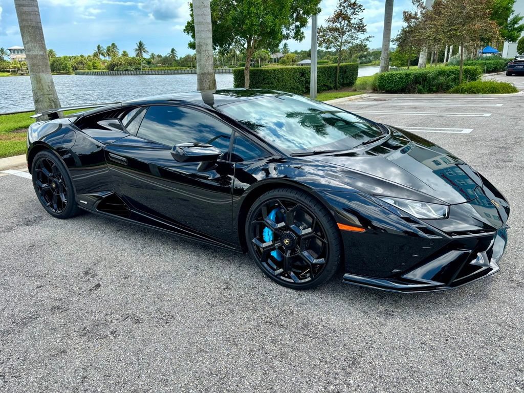 Used 2024 Lamborghini Huracan Tecnica RWD image 4