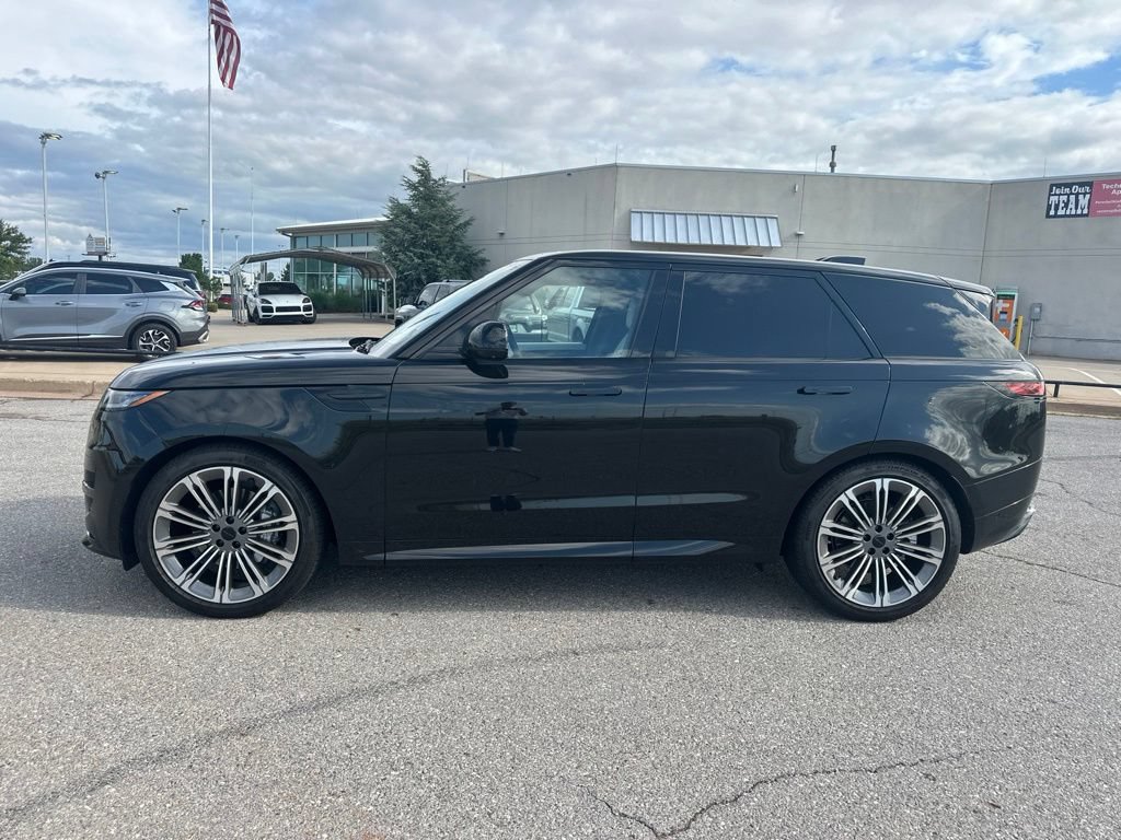Used 2026 Land Rover Range Rover Sport Dynamic SE AWD/4WD image 2