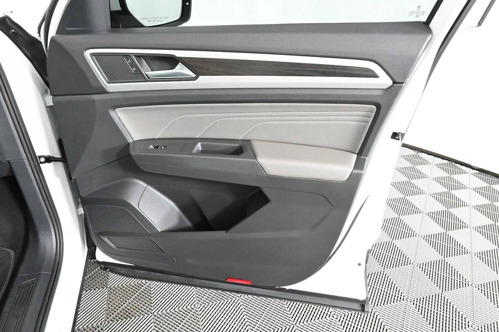 Certified 2023 Volkswagen Atlas SE FWD image 10
