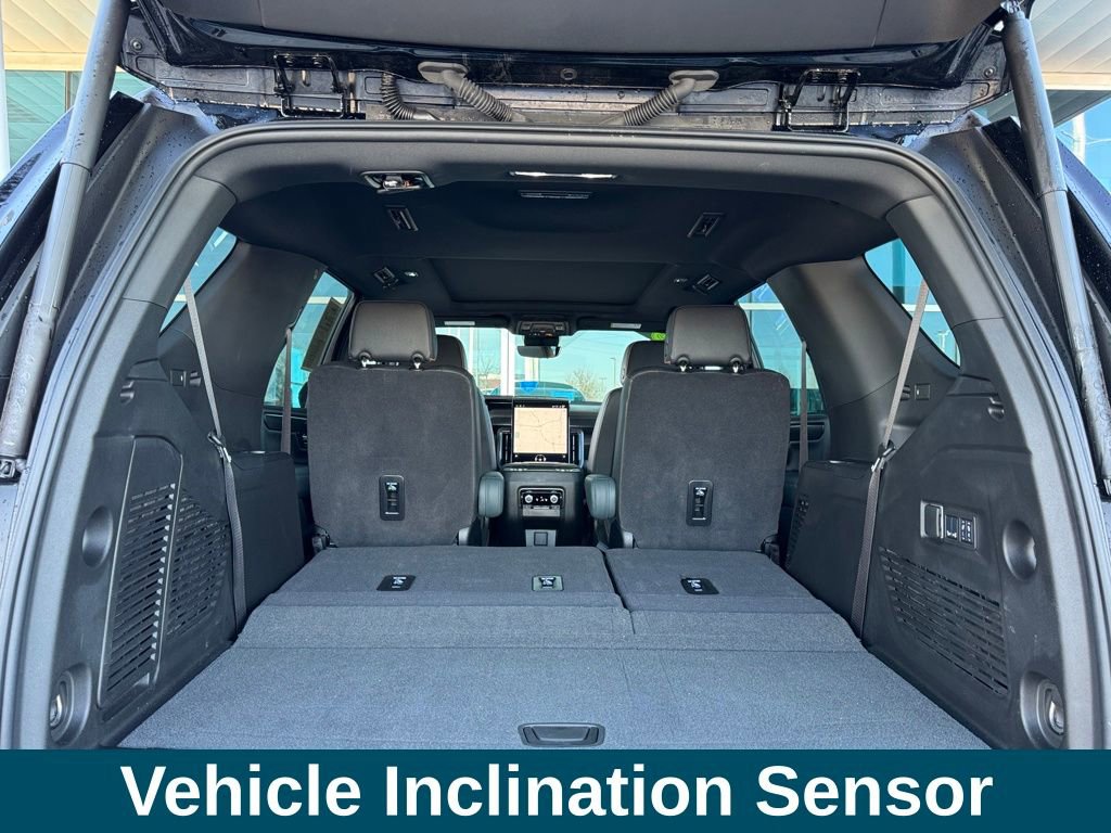 Used 2025 GMC Yukon AT4 w/ AT4 Premium Package image 33