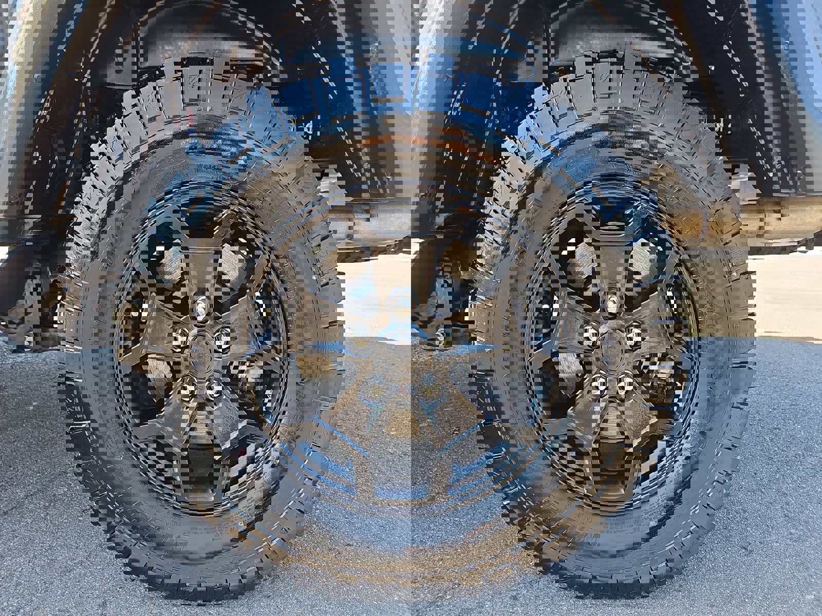 Used 2023 Jeep Gladiator Willys AWD/4WD image 33