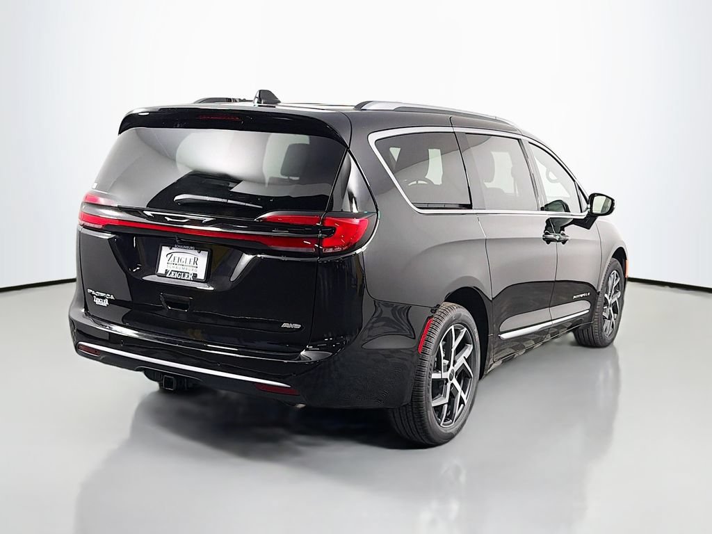 New 2027 Chrysler Pacifica Pinnacle w/ Theater Group AWD/4WD image 7