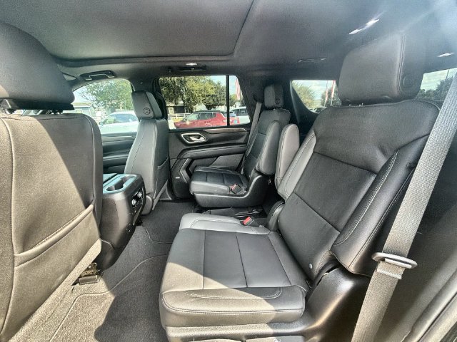 Used 2023 Chevrolet Tahoe Z71 w/ Luxury Package AWD/4WD image 24