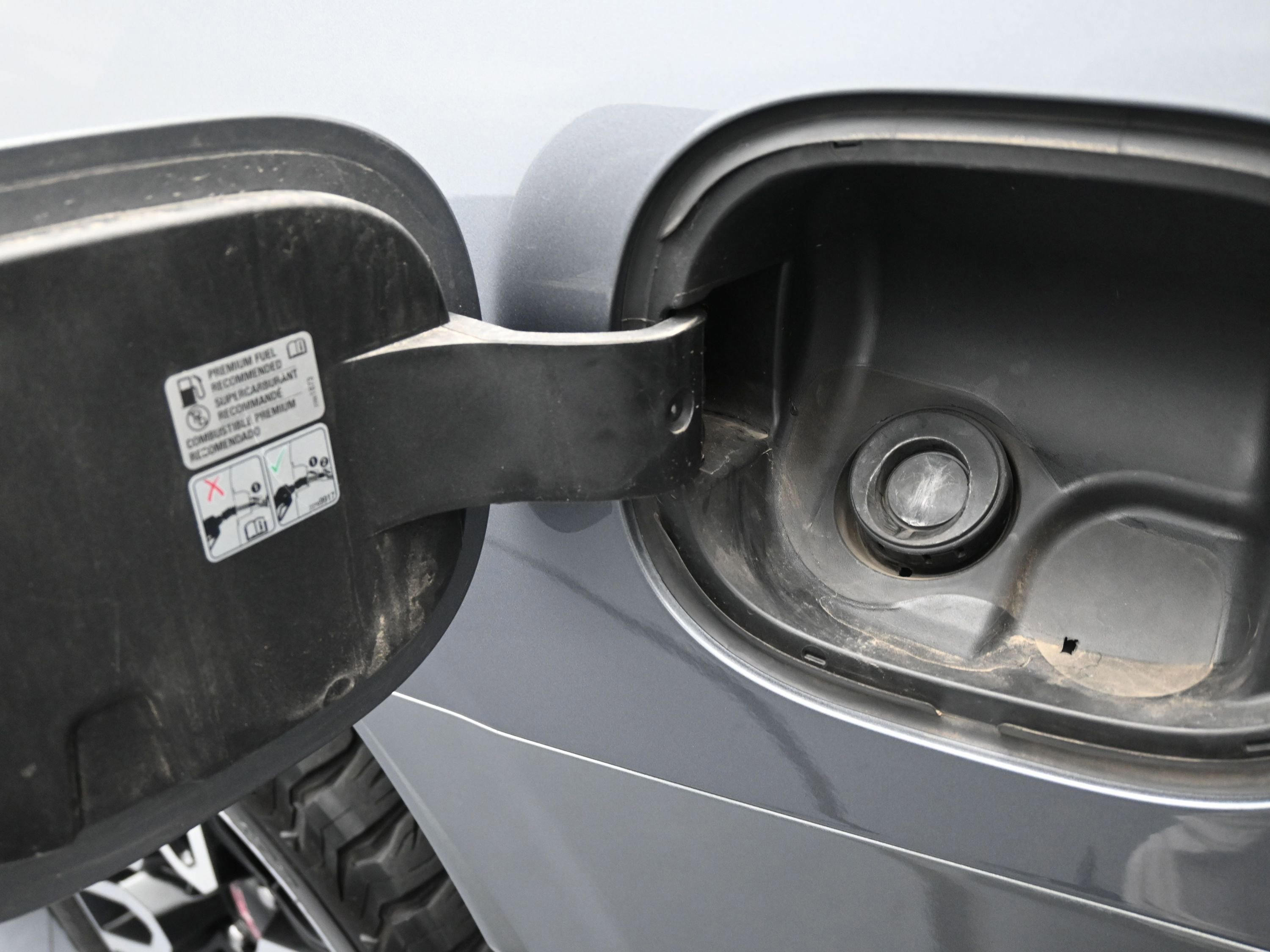 Used 2022 GMC Yukon XL AT4 image 47