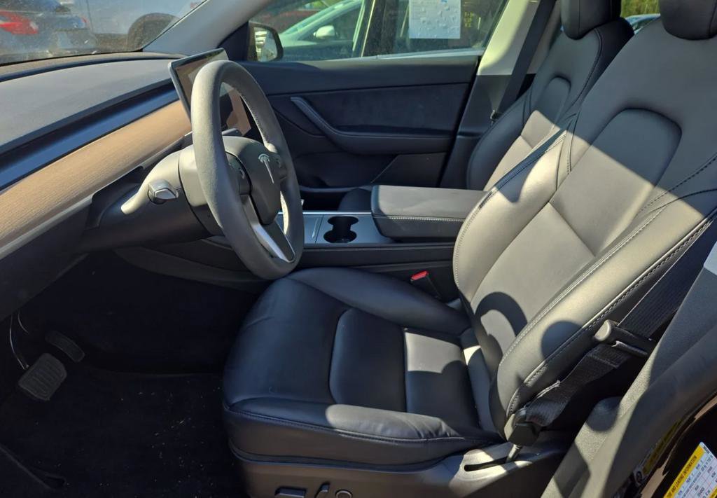 Used 2022 Tesla Model Y Long Range AWD/4WD image 4