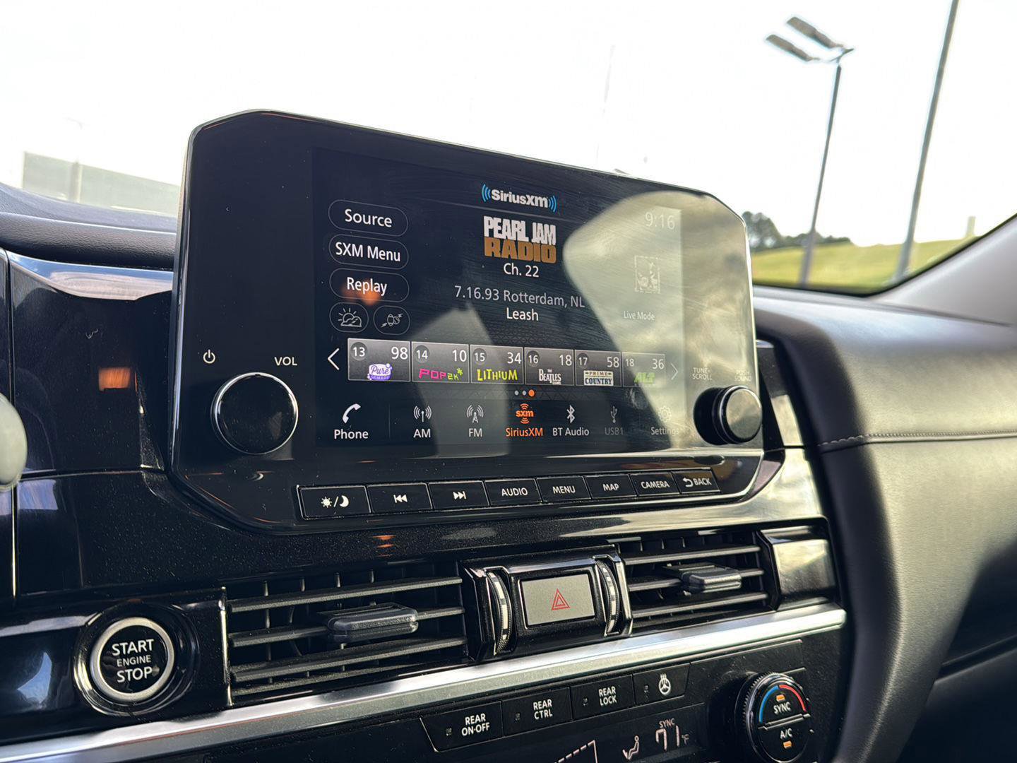 Used 2024 Nissan Pathfinder SL image 21