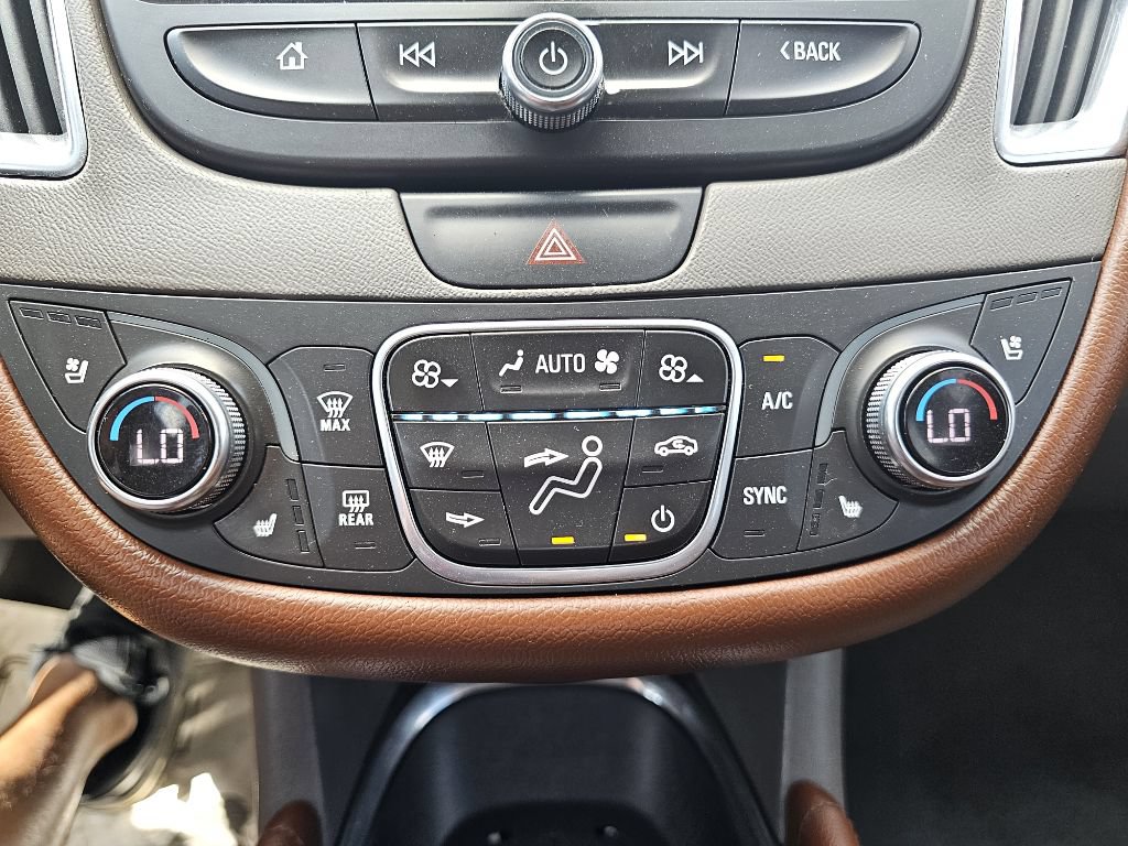 Used 2016 Chevrolet Malibu Premier w/ Driver Confidence Package II FWD image 22