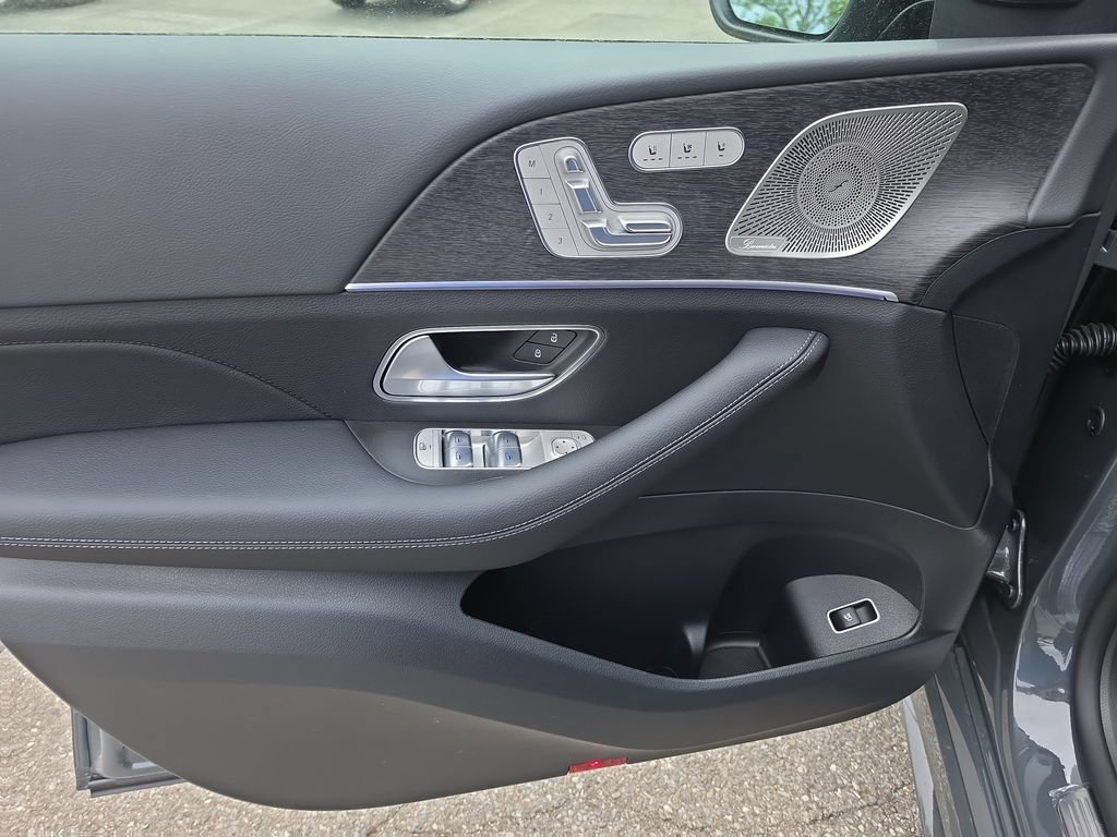 New 2026 Mercedes-Benz GLS 450 4MATIC image 11