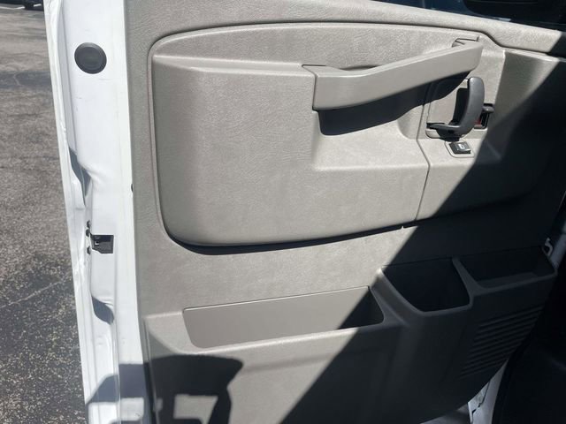 Used 2016 Chevrolet Express 2500 LT w/ LT Preferred Equipment Group RWD image 18