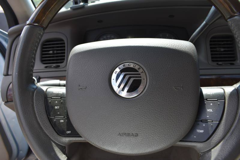 Used 2010 Mercury Grand Marquis LS RWD image 24