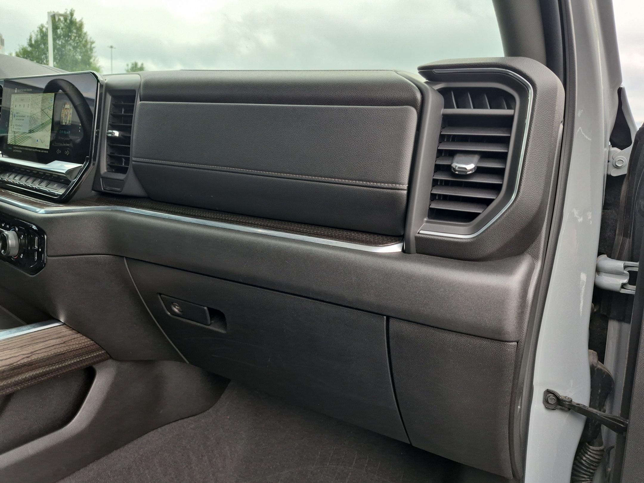 Certified 2024 Chevrolet Silverado 1500 RST w/ Convenience Package II AWD/4WD image 31