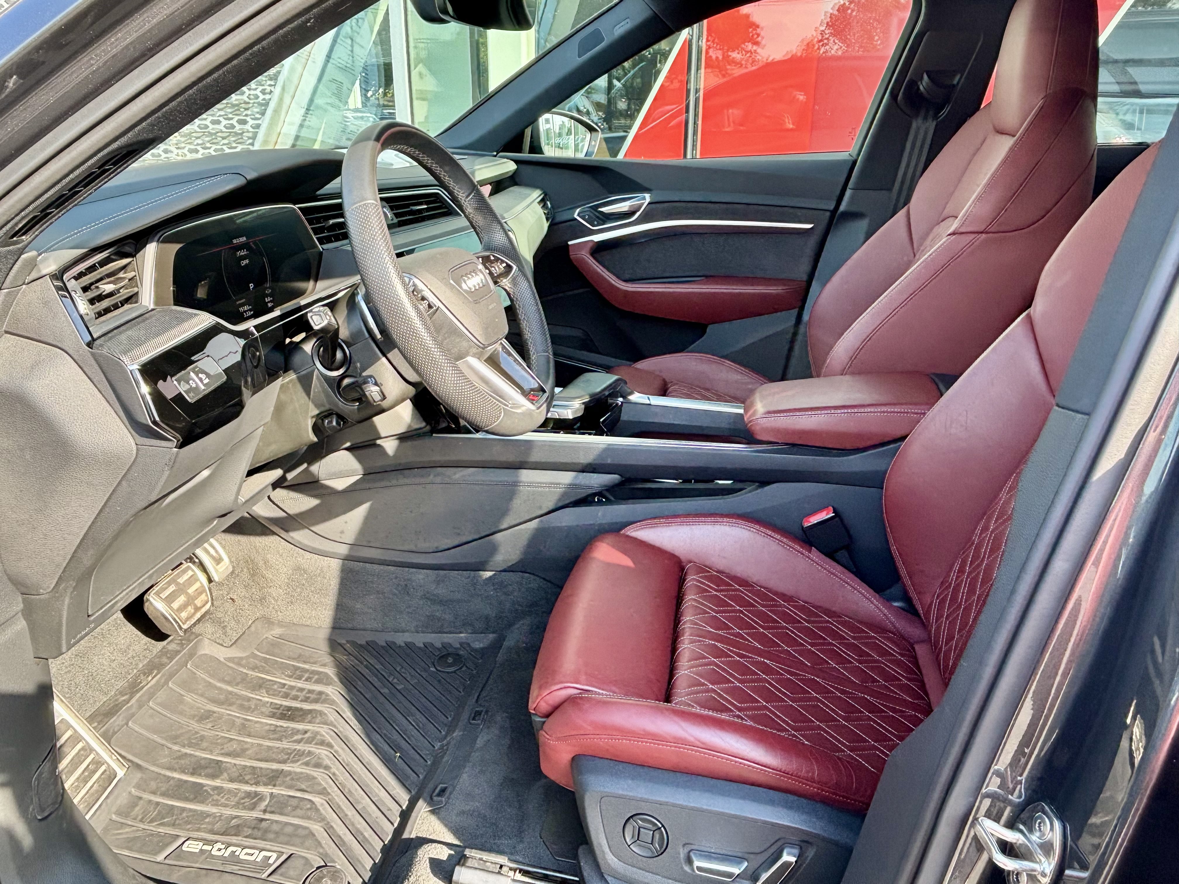 Certified 2024 Audi Q8 e-tron Premium w/ Prestige Package AWD/4WD image 6