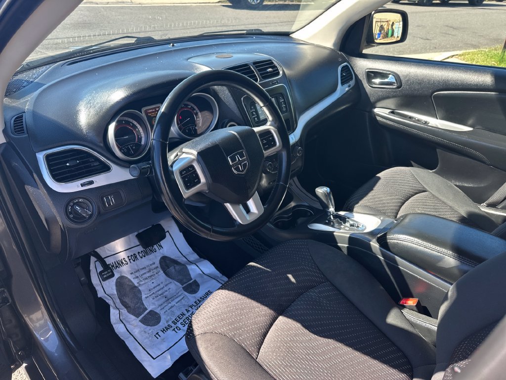 Used 2018 Dodge Journey SE FWD image 13