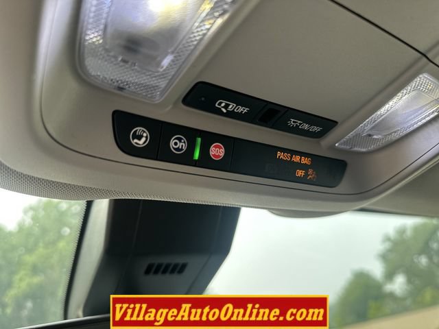 Used 2022 Chevrolet Equinox LT w/ Driver Convenience Package AWD/4WD image 17